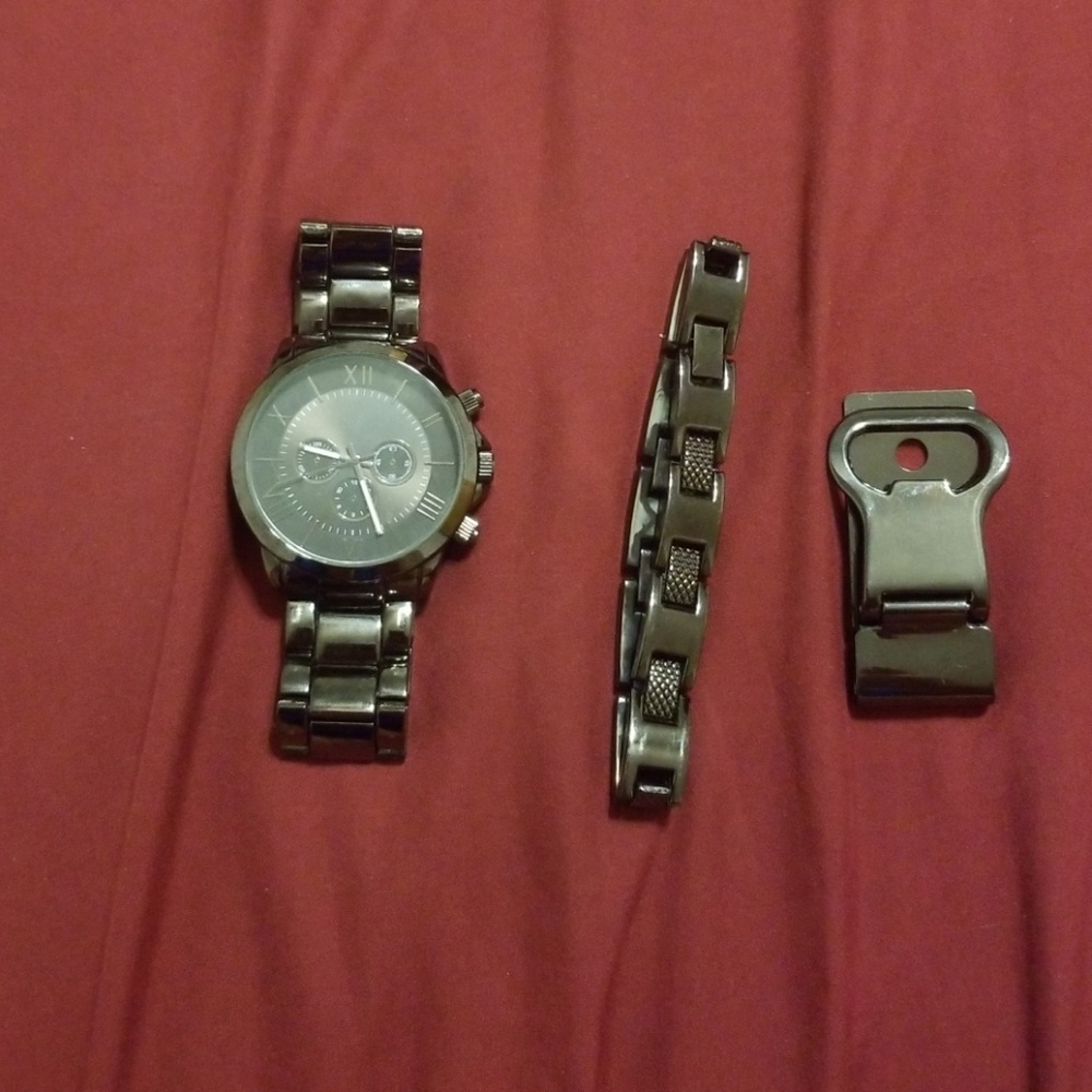 Men's gift set. Worn twice